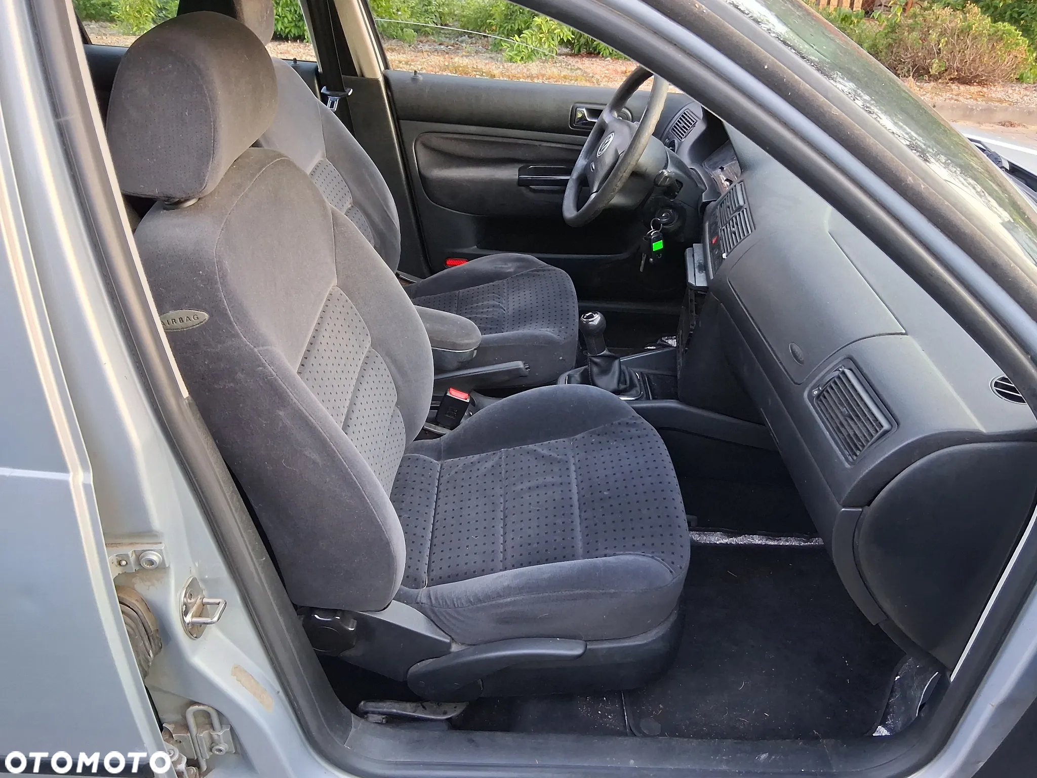 Volkswagen Golf IV 1.4 16V Basis - 16