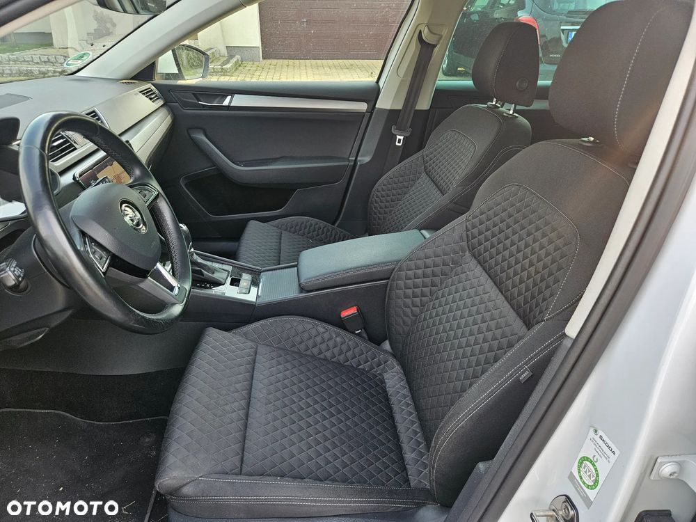 Skoda Superb 2.0 TDI DSG Sportline - 21