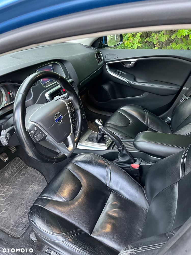 Volvo V40 D4 Momentum - 8
