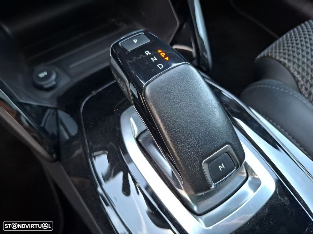 Peugeot 208 1.2 PureTech GT EAT8 - 19