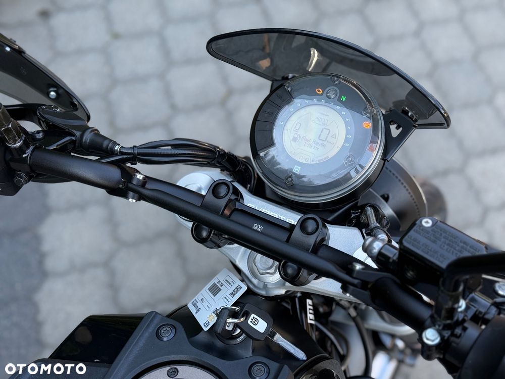 Husqvarna Svartpilen - 23