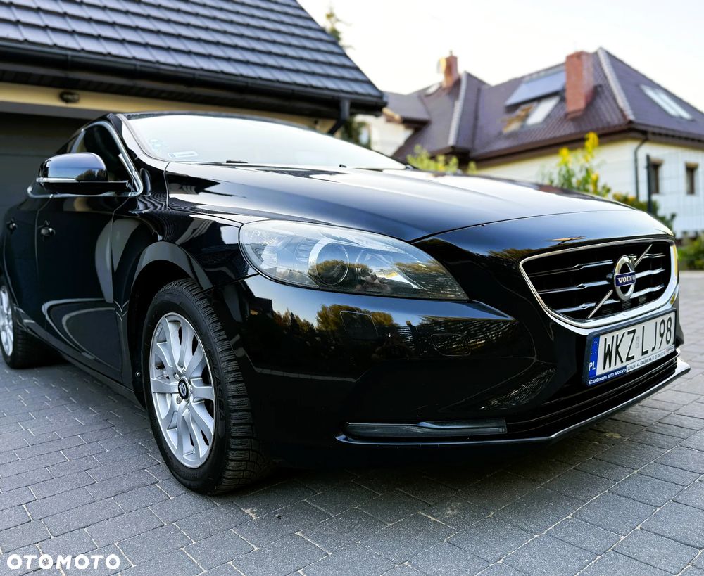 Volvo V40 D3 Momentum - 35