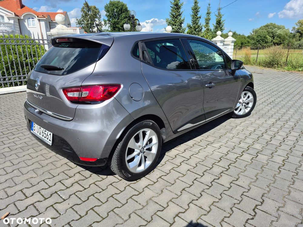 Renault Clio 1.2 16V Limited - 17