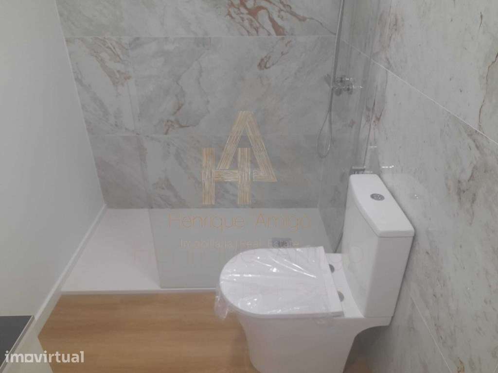 Apartamento T3 renovado em Santiago - Grande imagem: 3/13