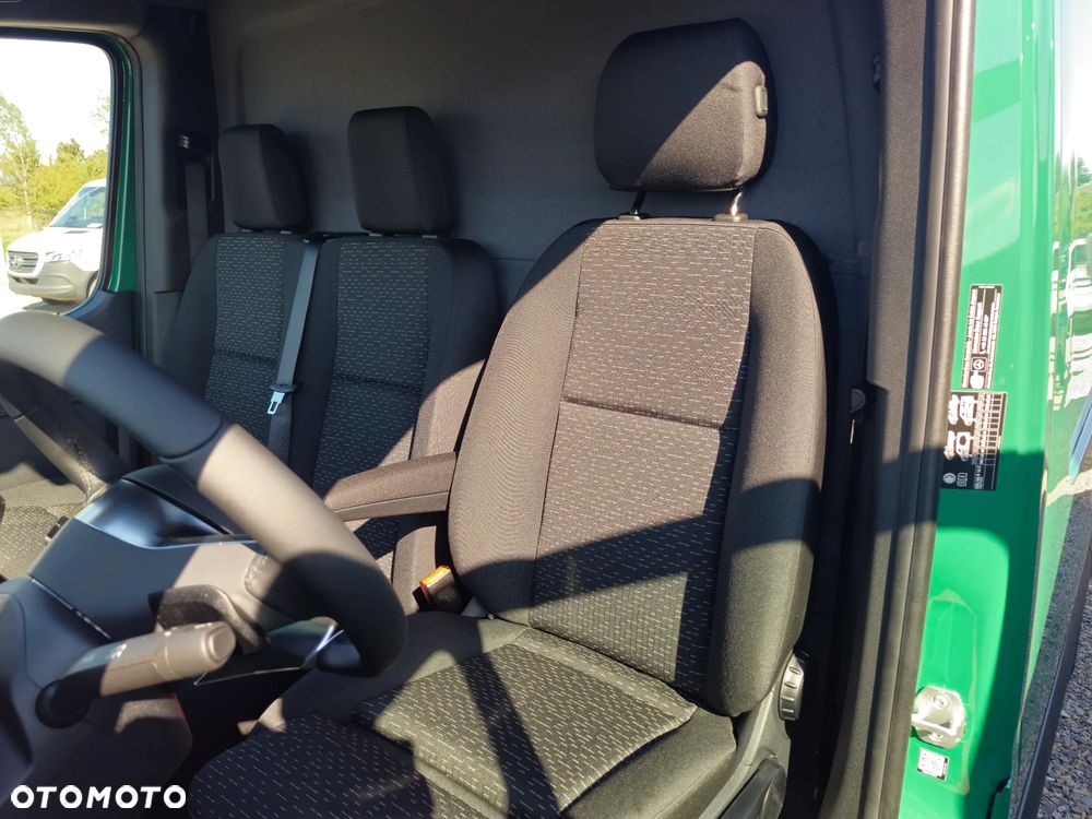 Mercedes-Benz Sprinter - 35