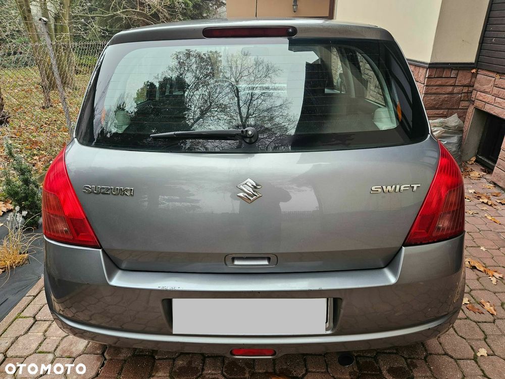 Suzuki Swift - 4