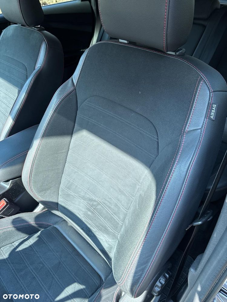 Ford Kuga 2.0 TDCi 4x4 ST-Line - 11