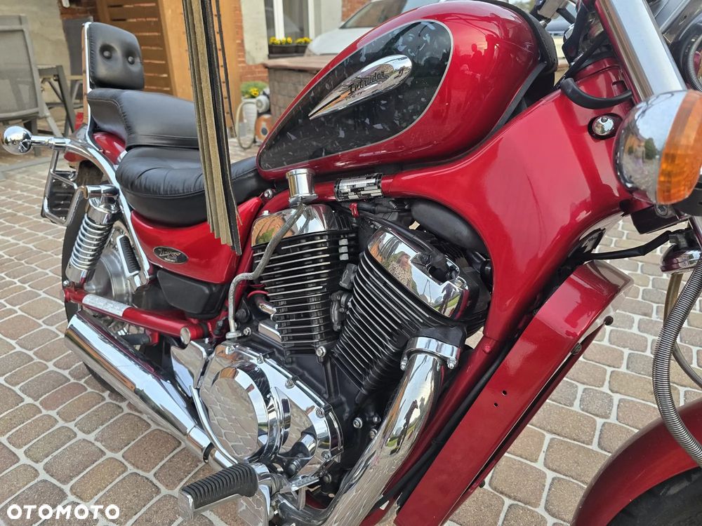 Suzuki Intruder - 8