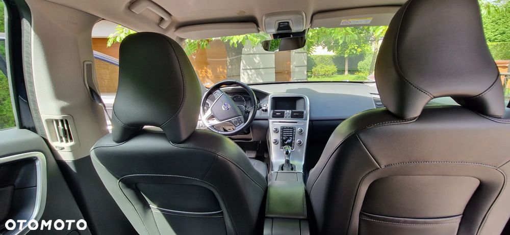 Volvo XC 60 D3 Drive-E Momentum - 12