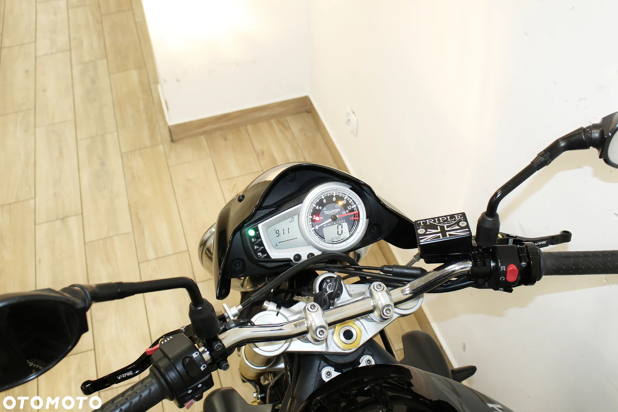 Triumph Street Triple - 6
