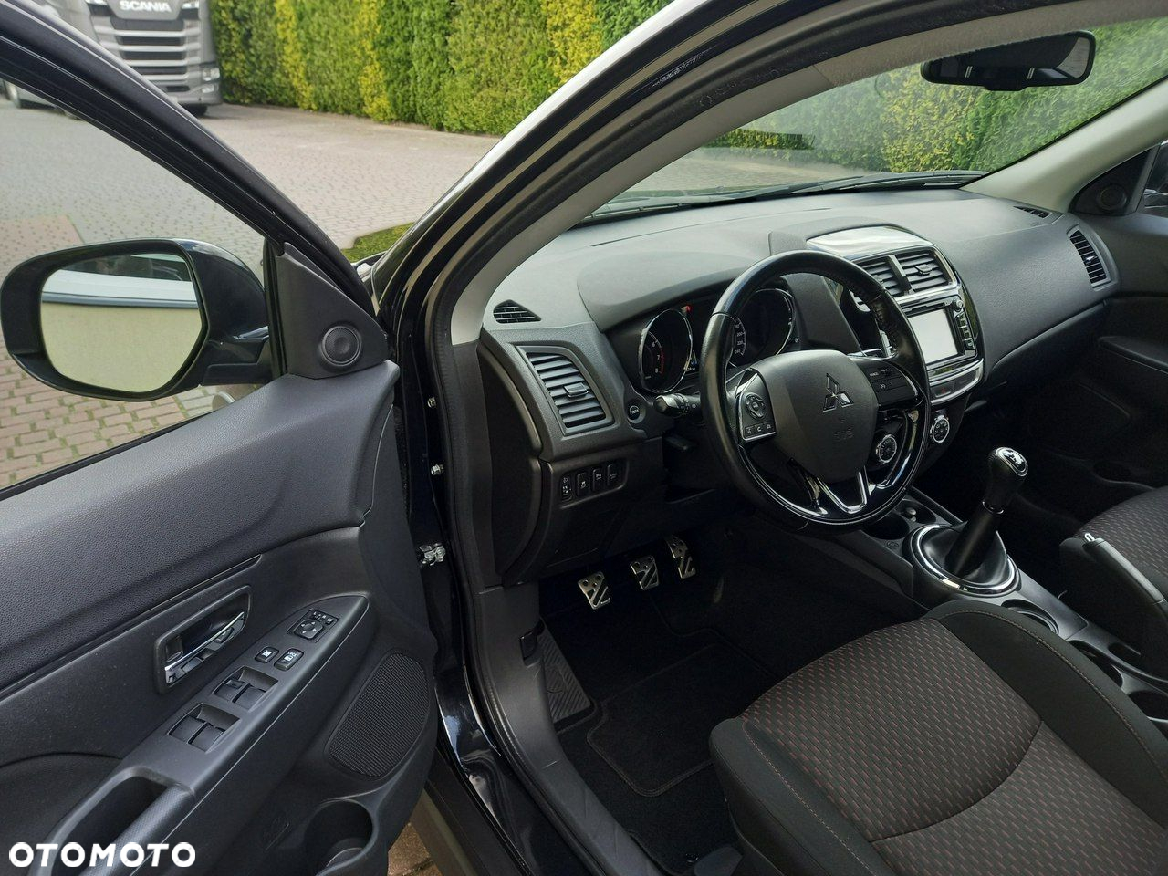 Mitsubishi ASX 1.6 Intense Plus Navi Blue Edition - 28