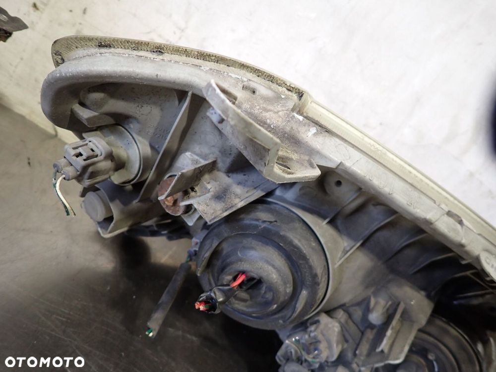 LAMPA LEWA PRZEDNIA TOYOTA COROLLA E12 - 7