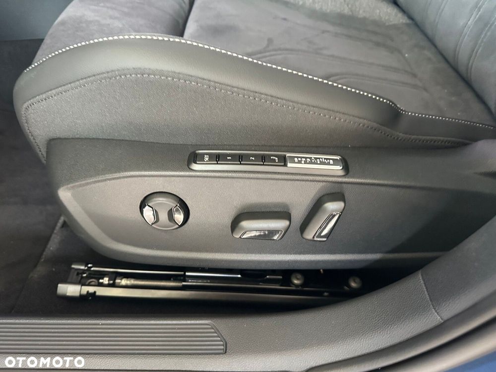 Volkswagen Golf - 9