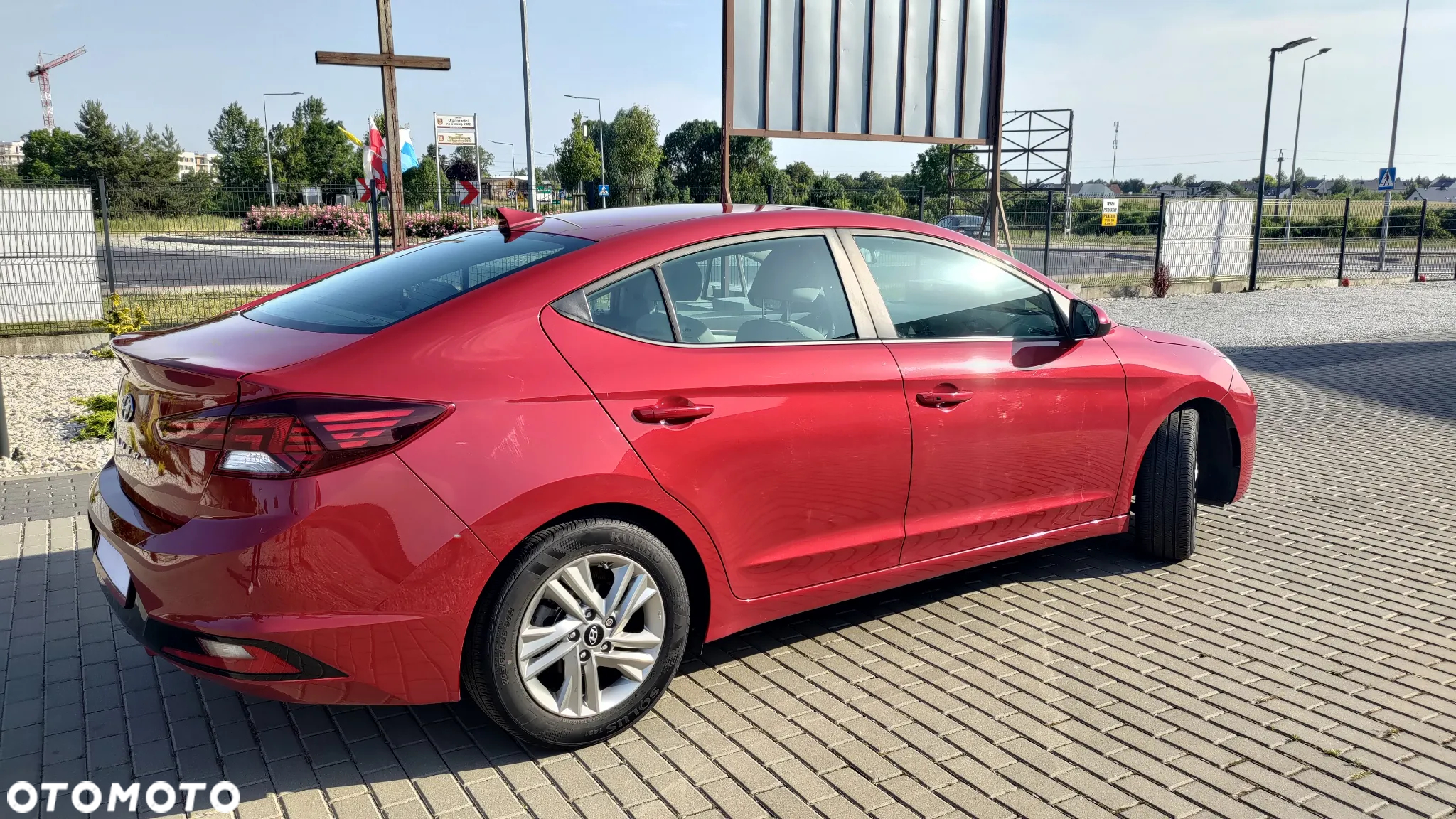 Hyundai Elantra - 4