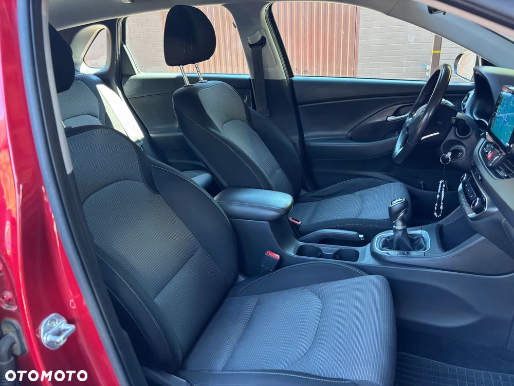 Hyundai i30 1.4 GO - 12