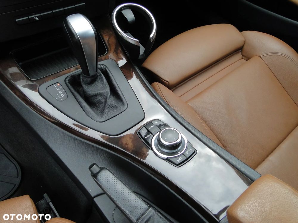 BMW Seria 3 320d Sport-Aut Sport Line - 34