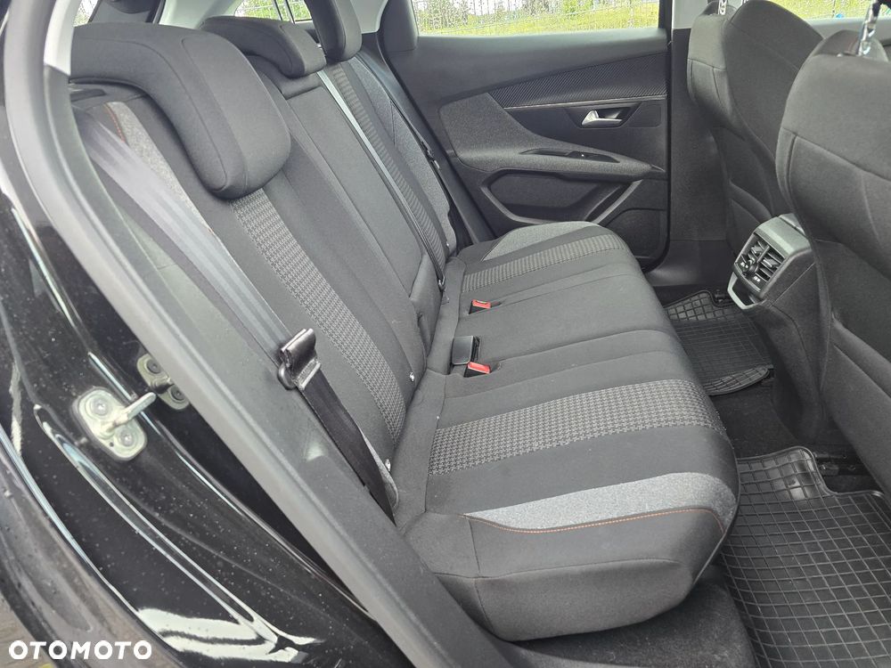 Peugeot 3008 1.2 PureTech Active S&S EAT8 - 15