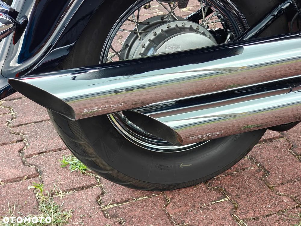 Suzuki Intruder - 13