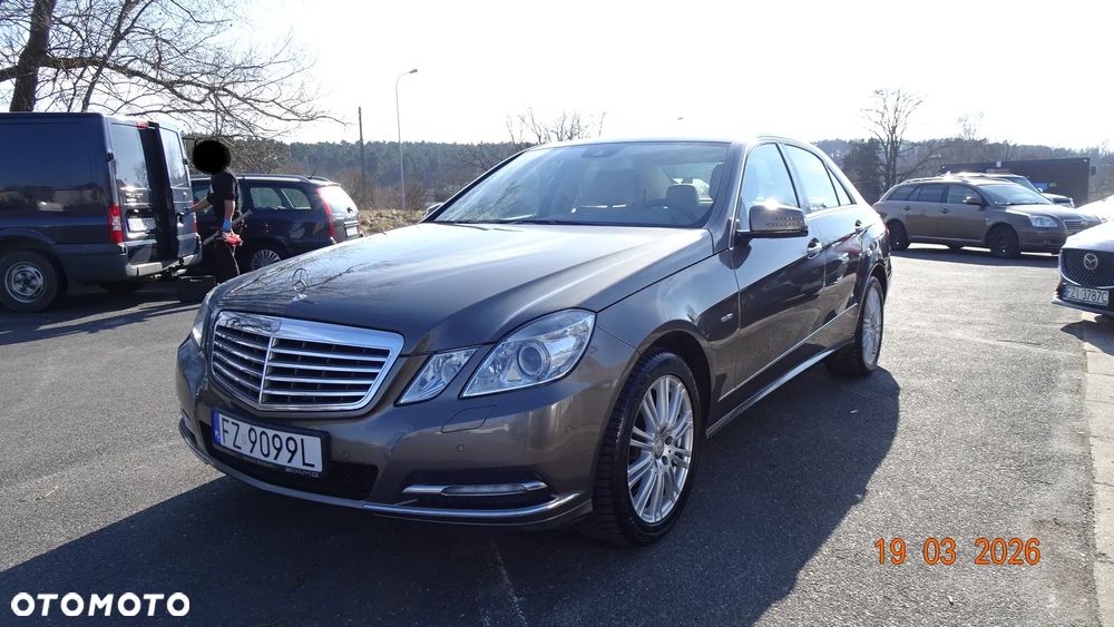 Mercedes-Benz Klasa E 250 CGI BlueEFFICIENCY Elegance - 1