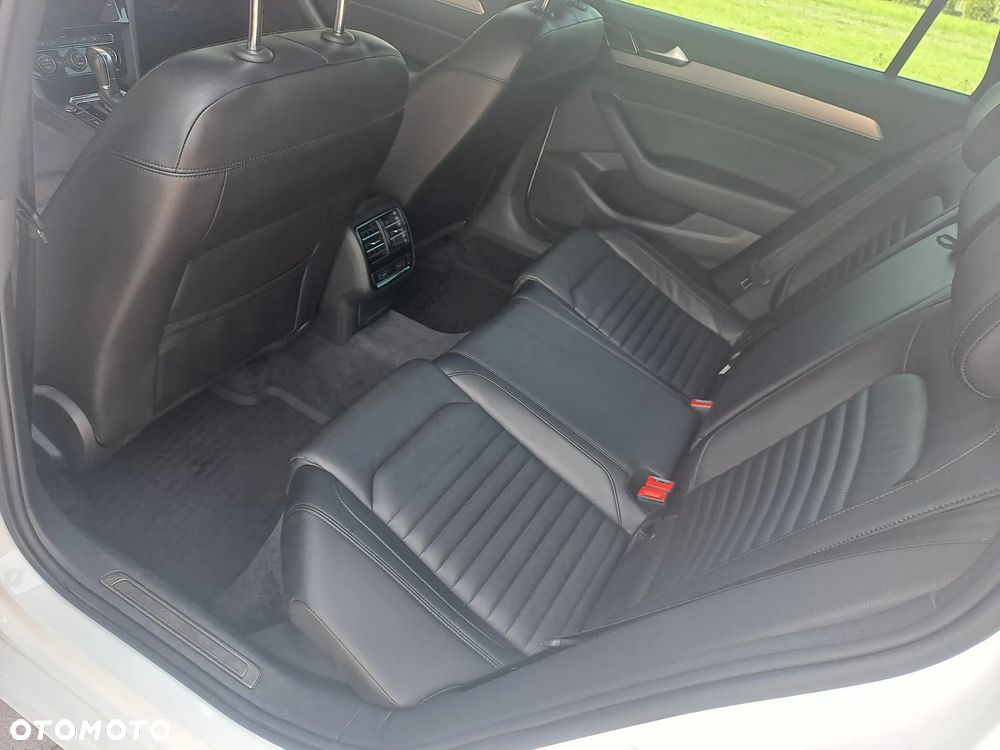 Volkswagen Passat 2.0 TDI SCR (BlueMotion Technology) DSG Highline - 16