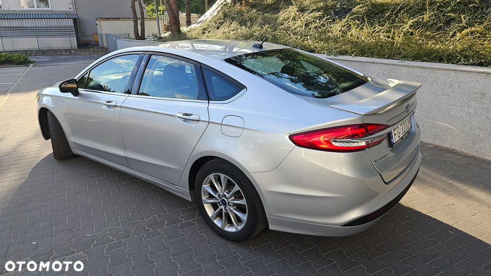 Ford Fusion - 11