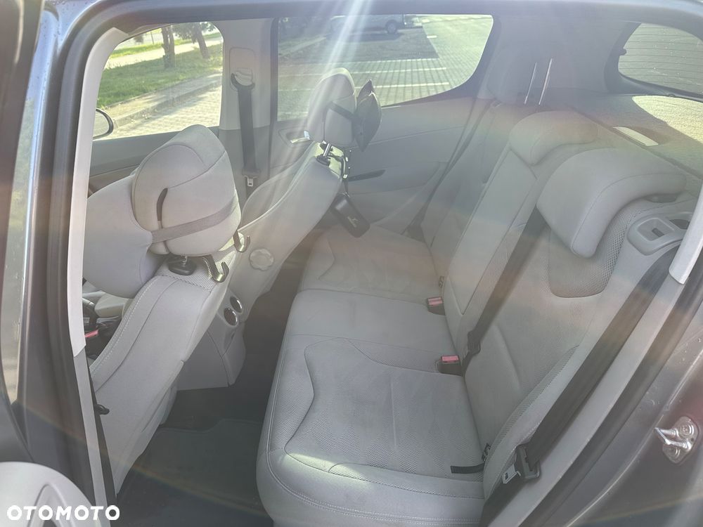 Peugeot 308 1.6 HDi Premium Plus - 15