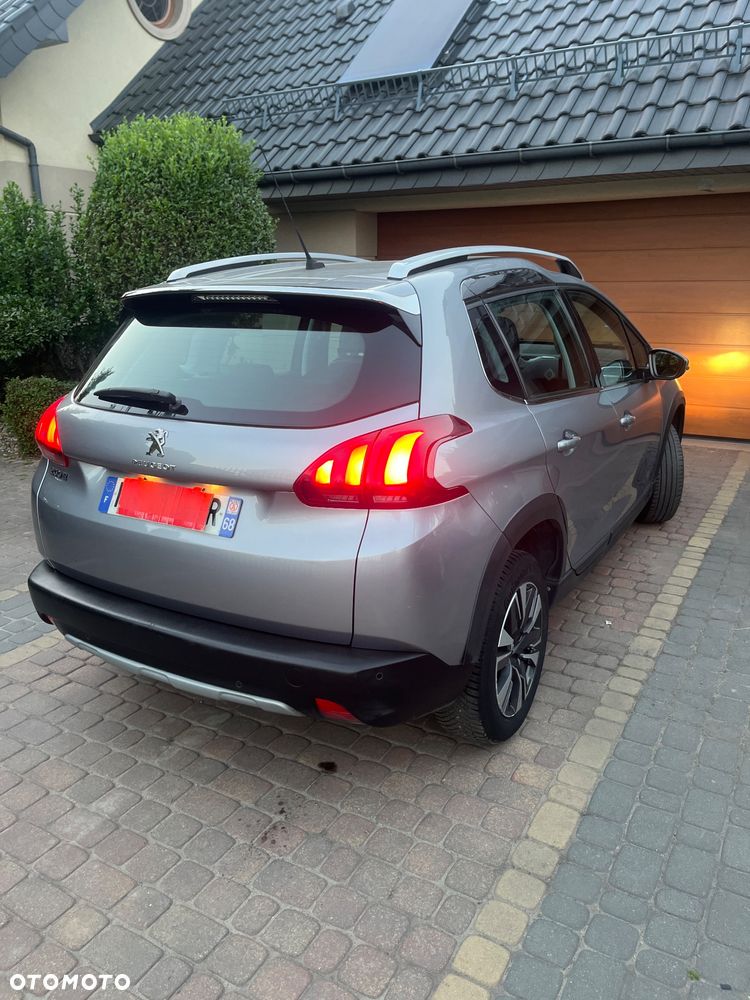 Peugeot 2008 1.2 Pure Tech Signature - 10