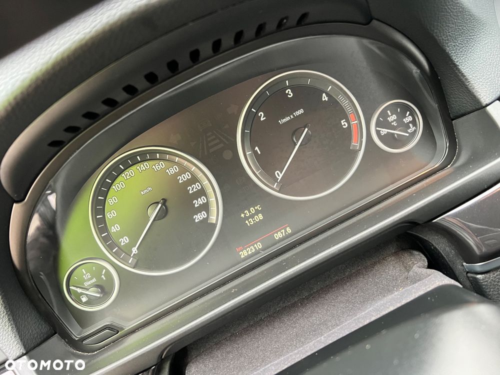 BMW Seria 5 525d - 17