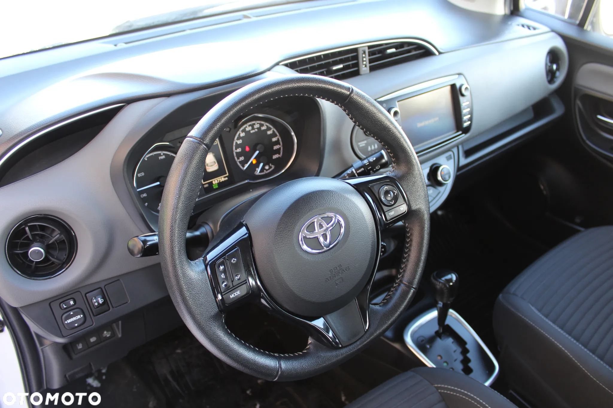 Toyota Yaris Hybrid 1.5 VVT-i Business Edition - 13