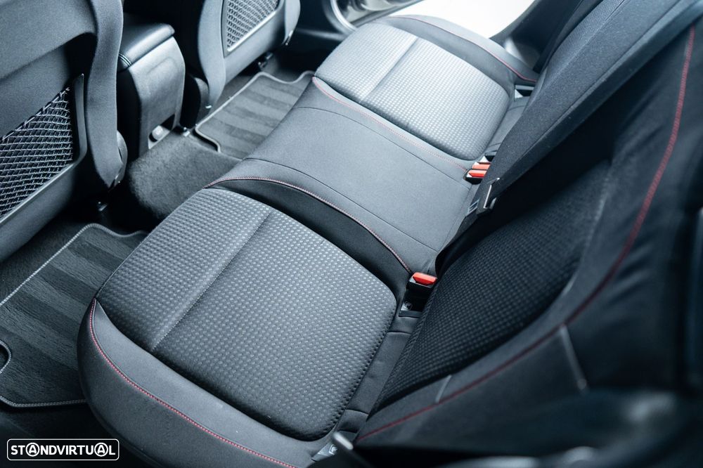 Ford Focus SW 1.0 EcoBoost ST-Line - 24