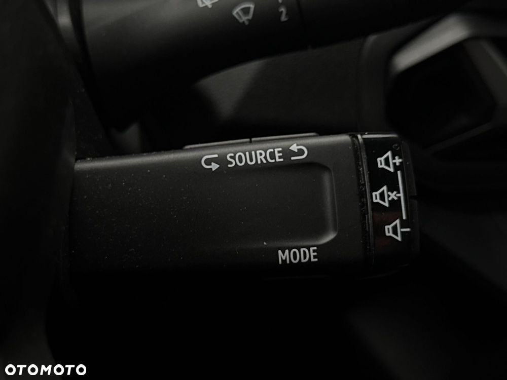 Dacia Duster 1.6 Full Hybrid 140 Journey MMT - 24