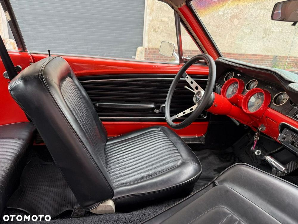 Ford Mustang - 31
