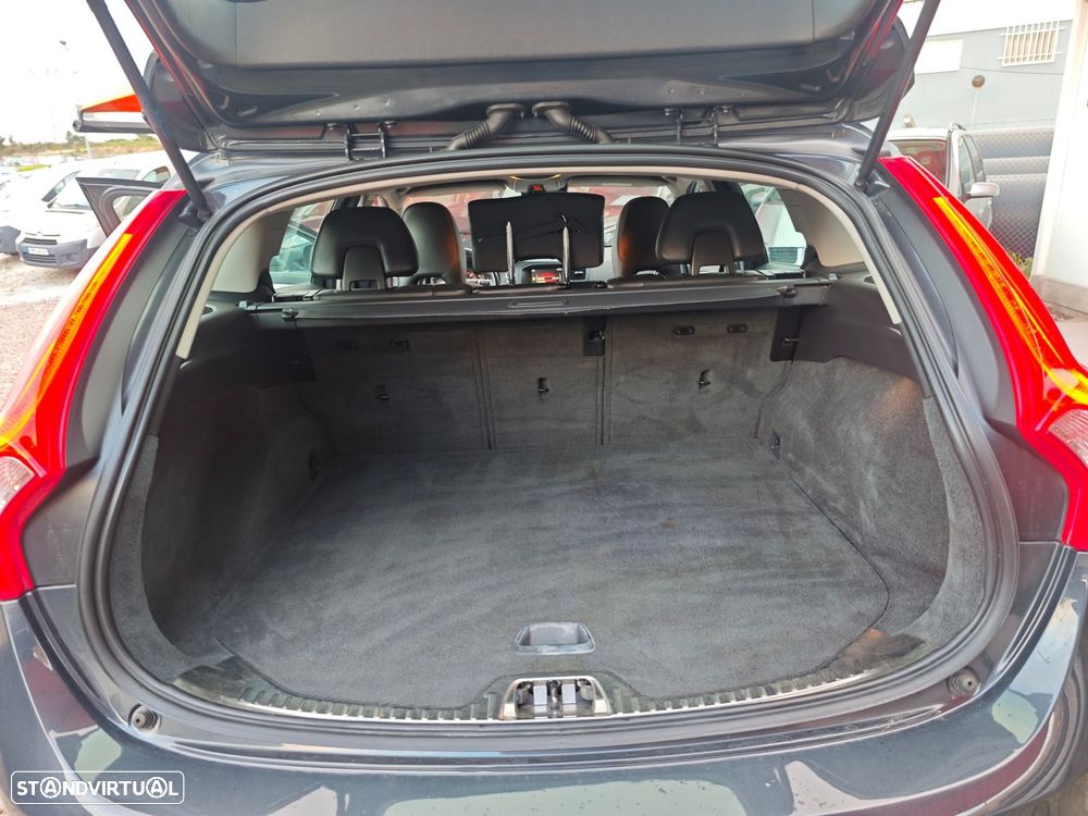Volvo V60 2.0 D4 Summum Geartronic - 24