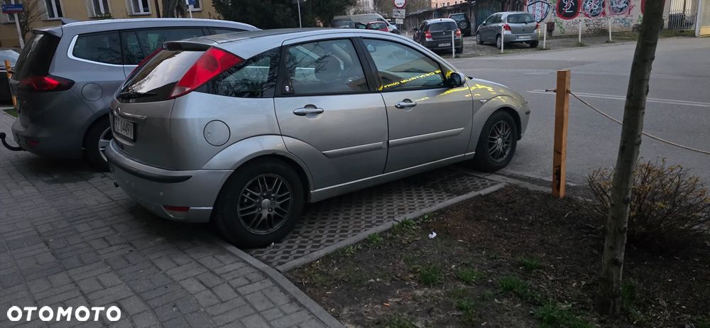 Ford Focus 1.8 Trend - 13