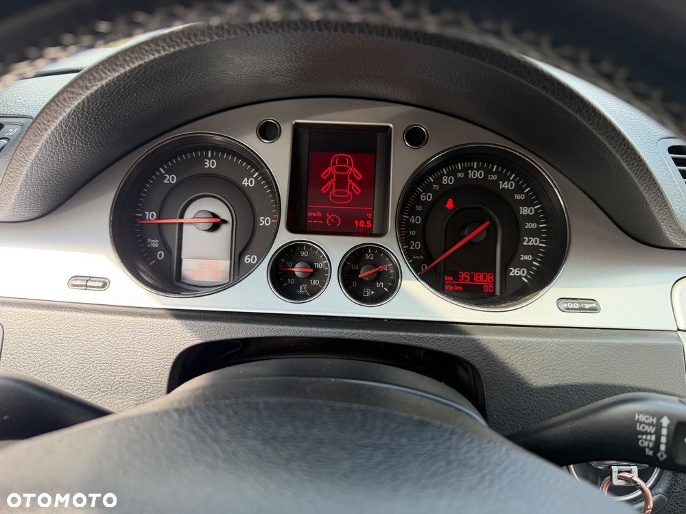 Volkswagen Passat 2.0 TDI Highline - 21