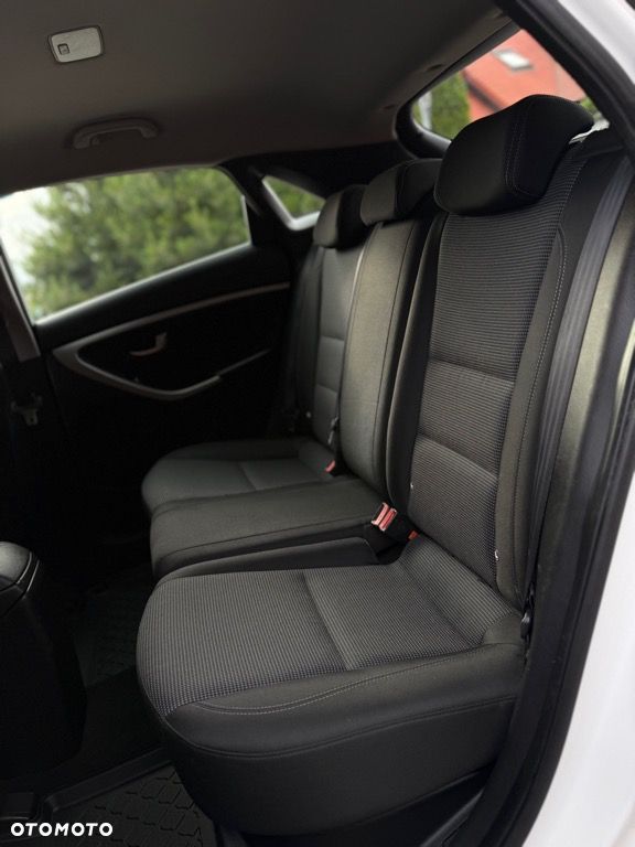 Hyundai i30 1.6 CRDi BlueDrive Premium - 26