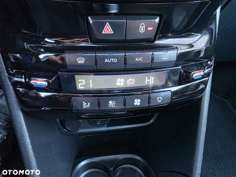 Peugeot 2008 BlueHDi FAP 120 STOP & START Business-Line - 24