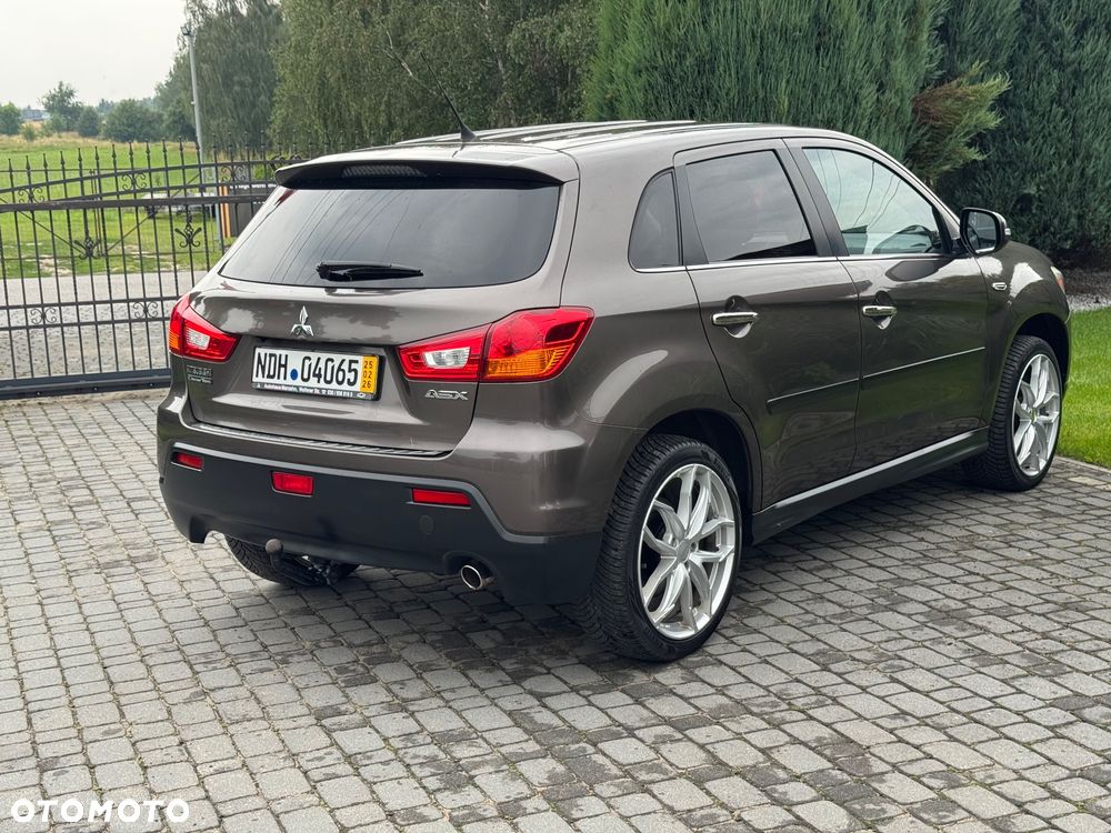 Mitsubishi ASX - 10