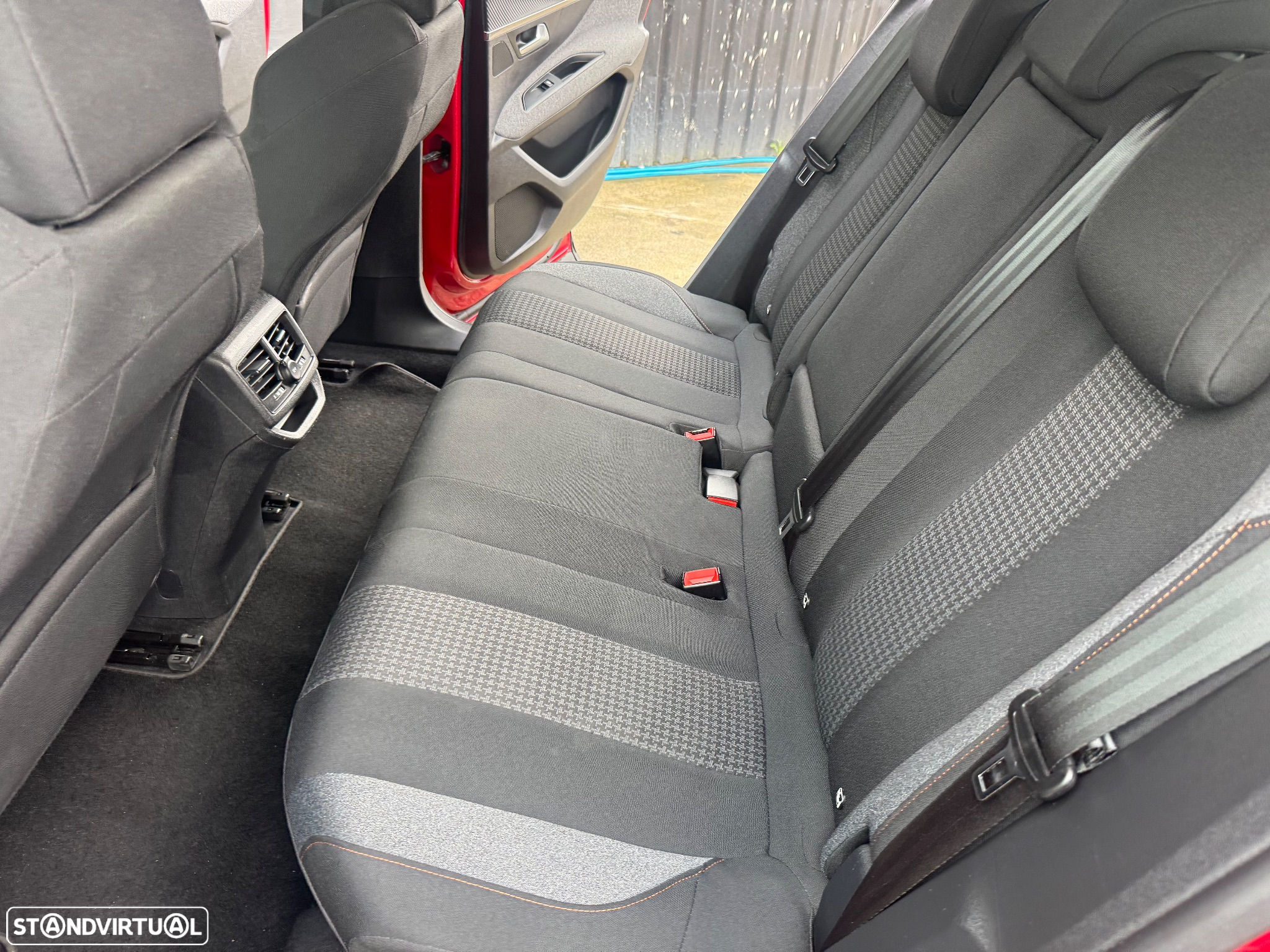 Peugeot 3008 1.5 BlueHDi GT EAT8 - 40