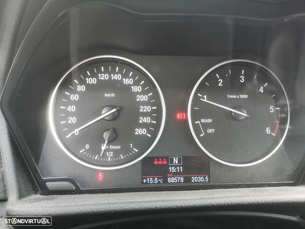 BMW 218 Active Tourer d Luxury Line - 13