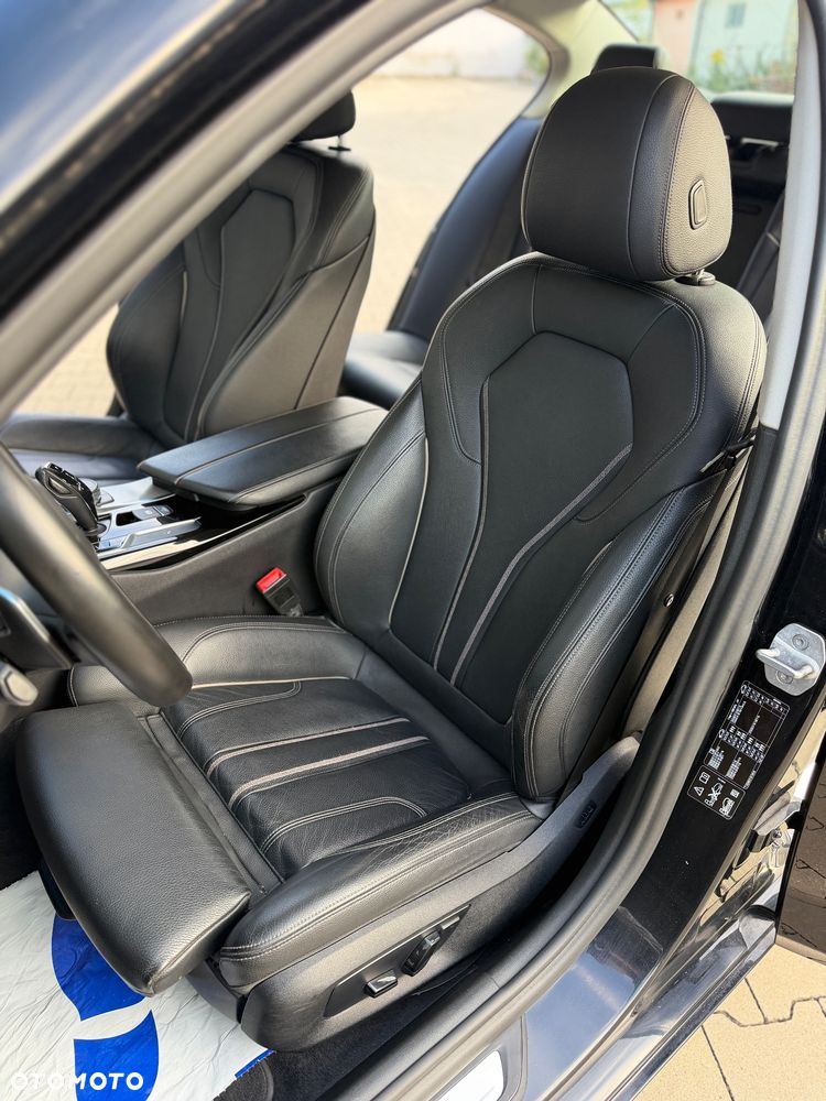 BMW Seria 5 520d xDrive Luxury Line sport - 9