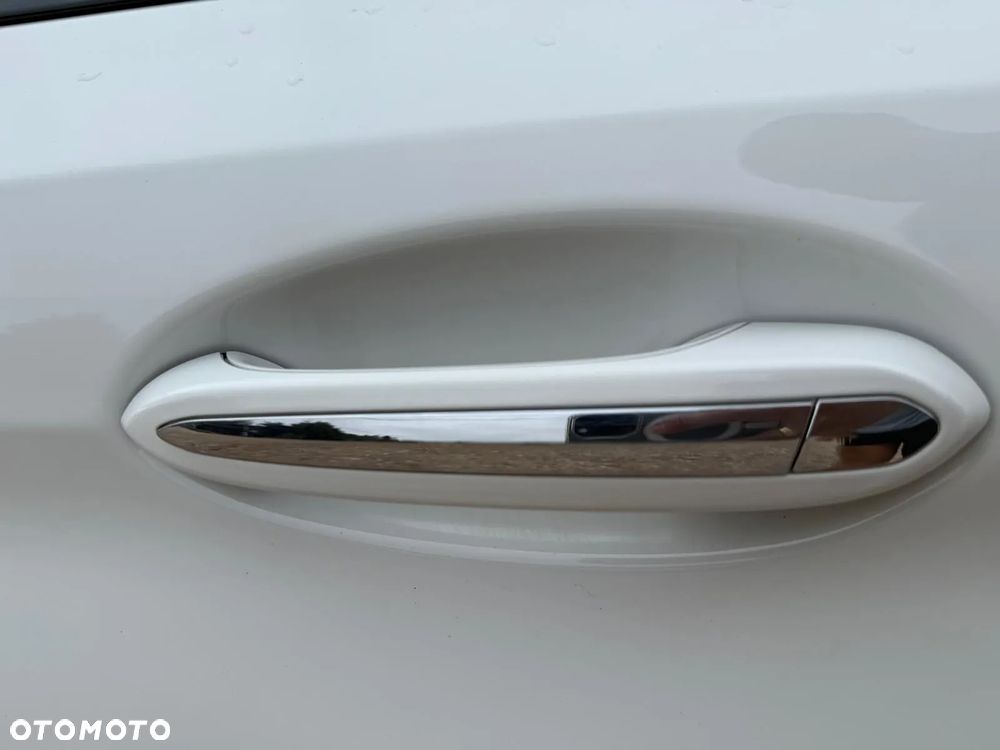 BMW Seria 5 520d Sport Line - 28