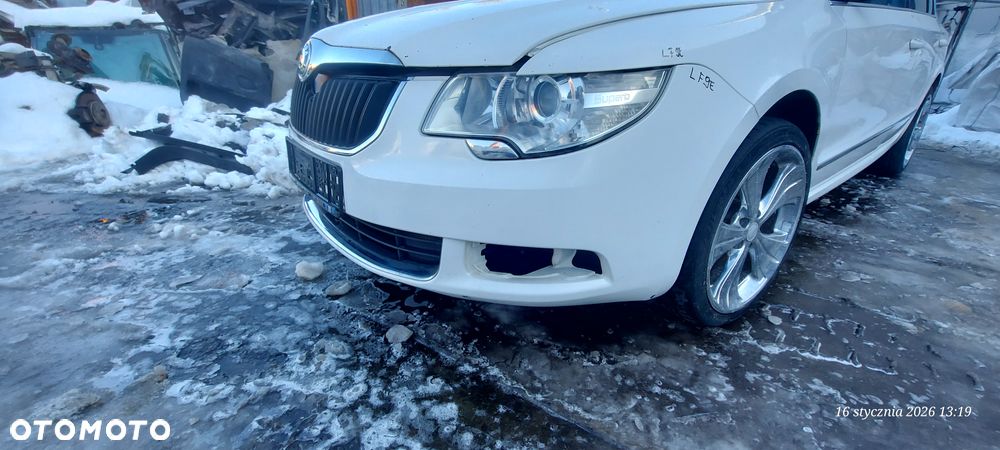 Superb II Zderzak Przód Przedni Kolor LF9E - 3