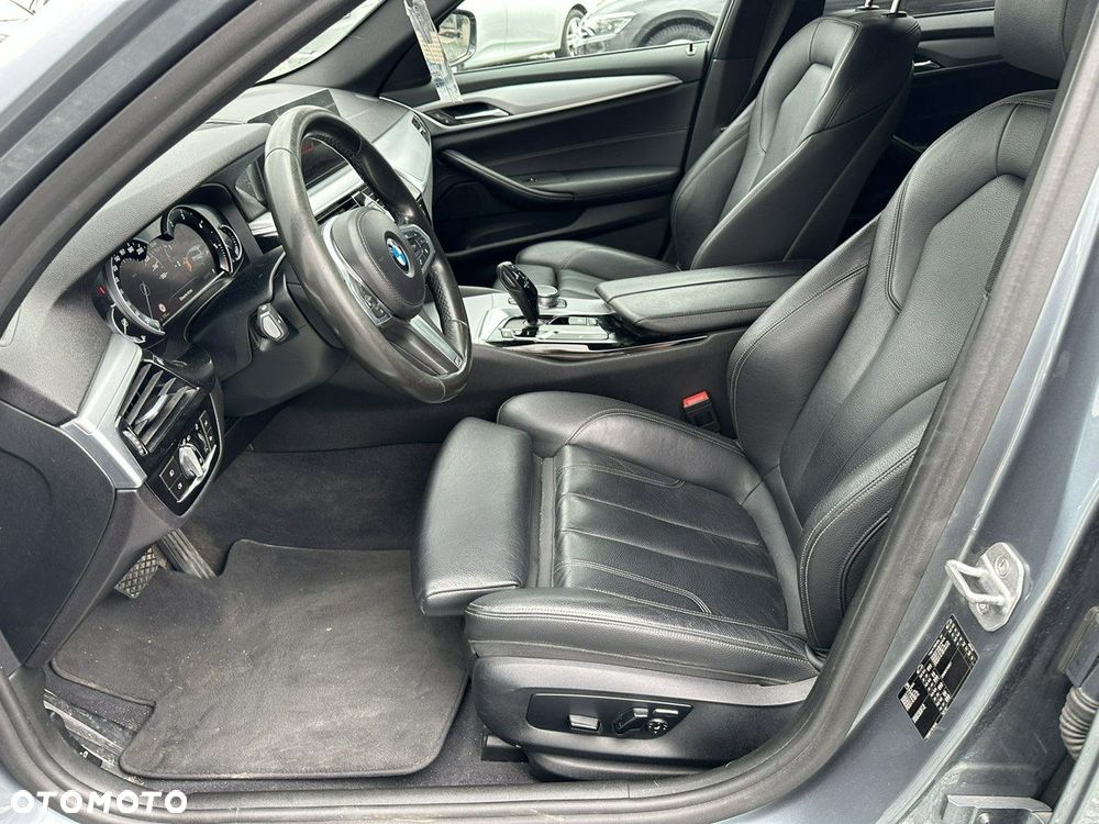 BMW Seria 5 520d Touring M Sport Edition - 11