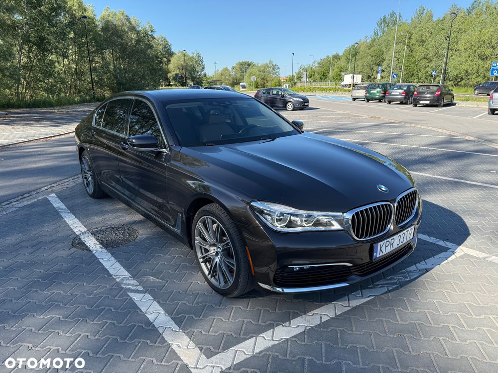 BMW Seria 7 750i xDrive Edition Exclusive - 4