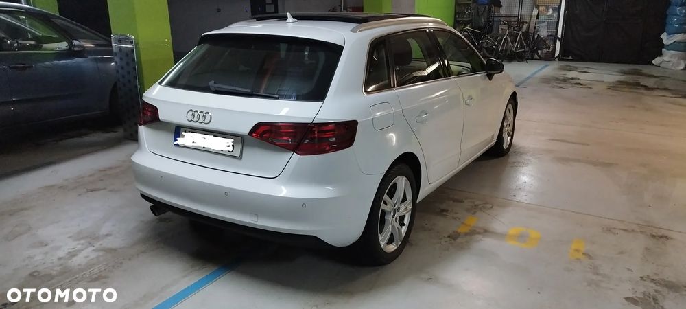 Audi A3 Sportback 1.6 TDI Ambiente - 3