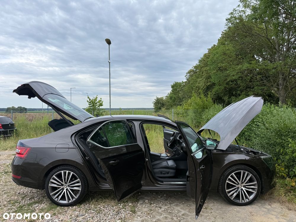 Skoda Superb 2.0 TDI DSG Ambition - 21