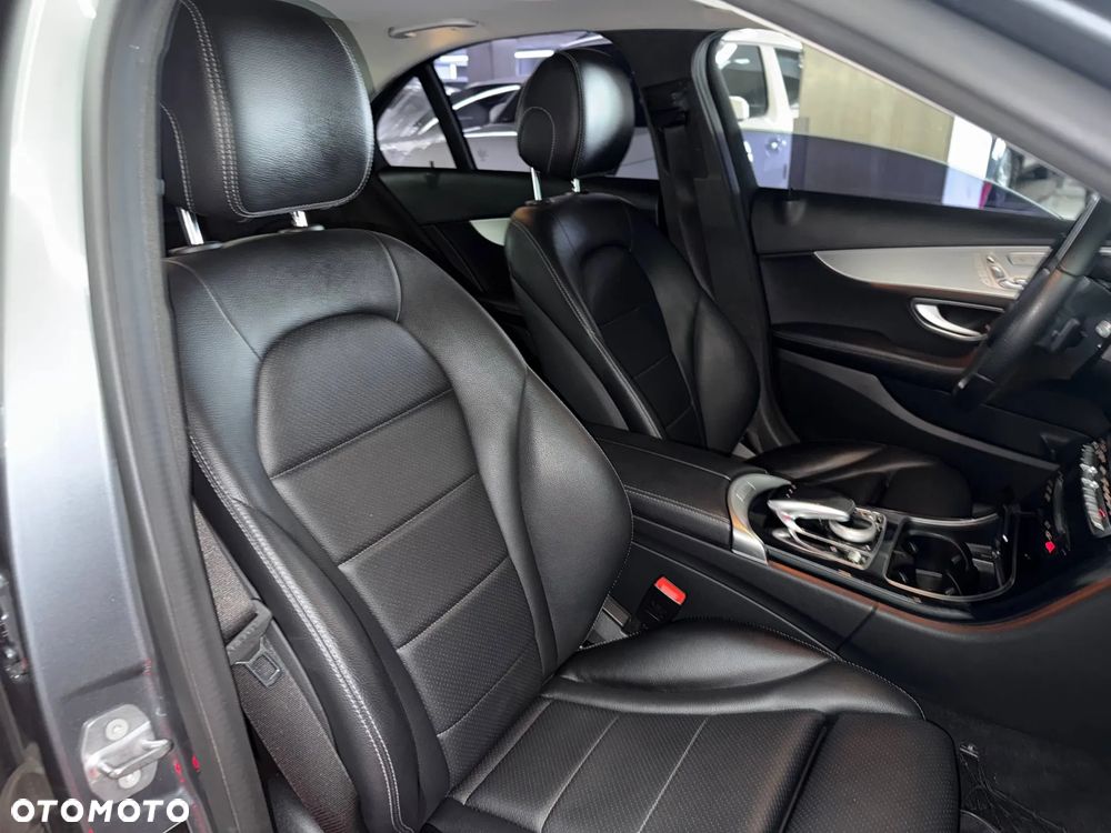 Mercedes-Benz Klasa C 200 4Matic 9G-TRONIC - 8