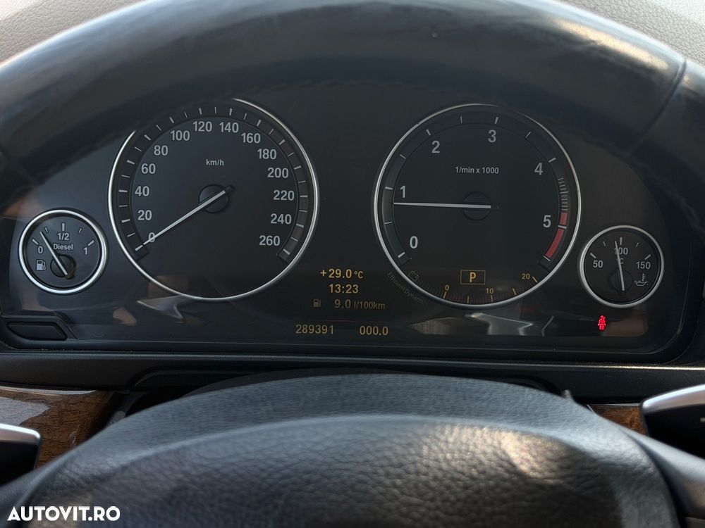 BMW Seria 5 520d Aut. - 30