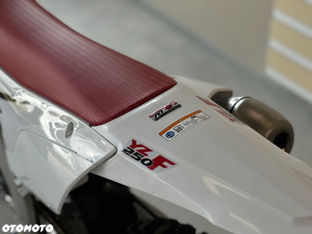 Yamaha YZ - 8